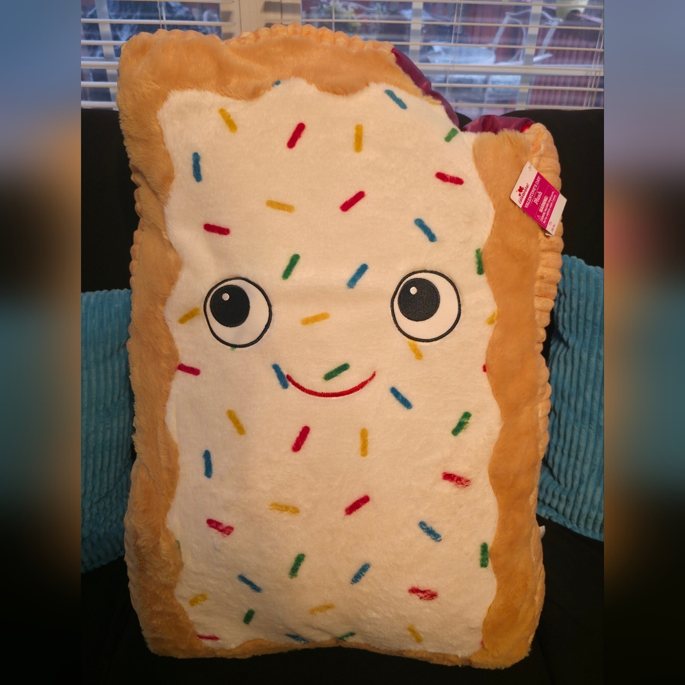 Way To Celebrate Valentine's Day Jumbo Frosted Toasted Pastry Plush, Cream, 31"